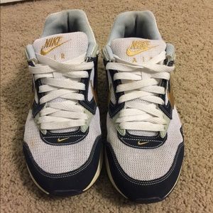 Nike air max tennis shoes